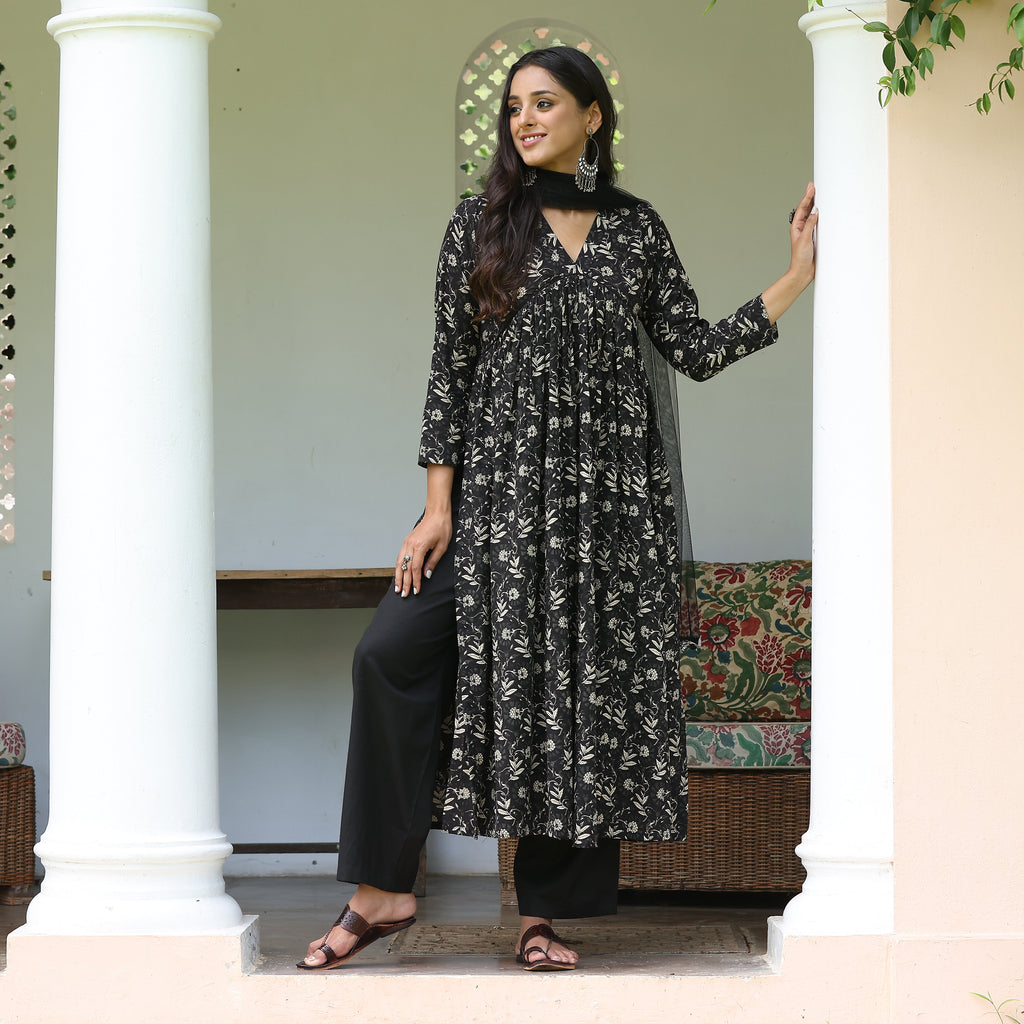 Sukanya Kali Side Slit Set